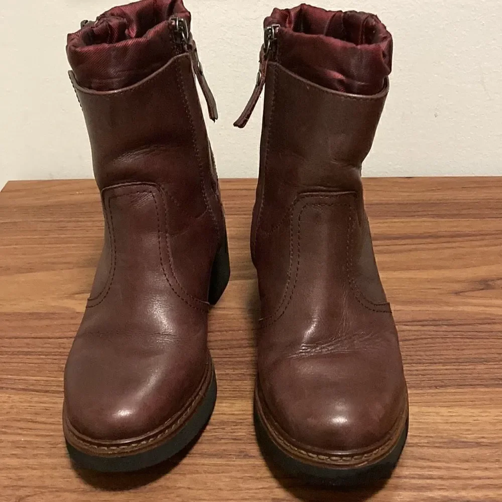 Geox Aminta Amphibiox Waterproof Ankle Boots in Burgundy Leather. Size 35/5.